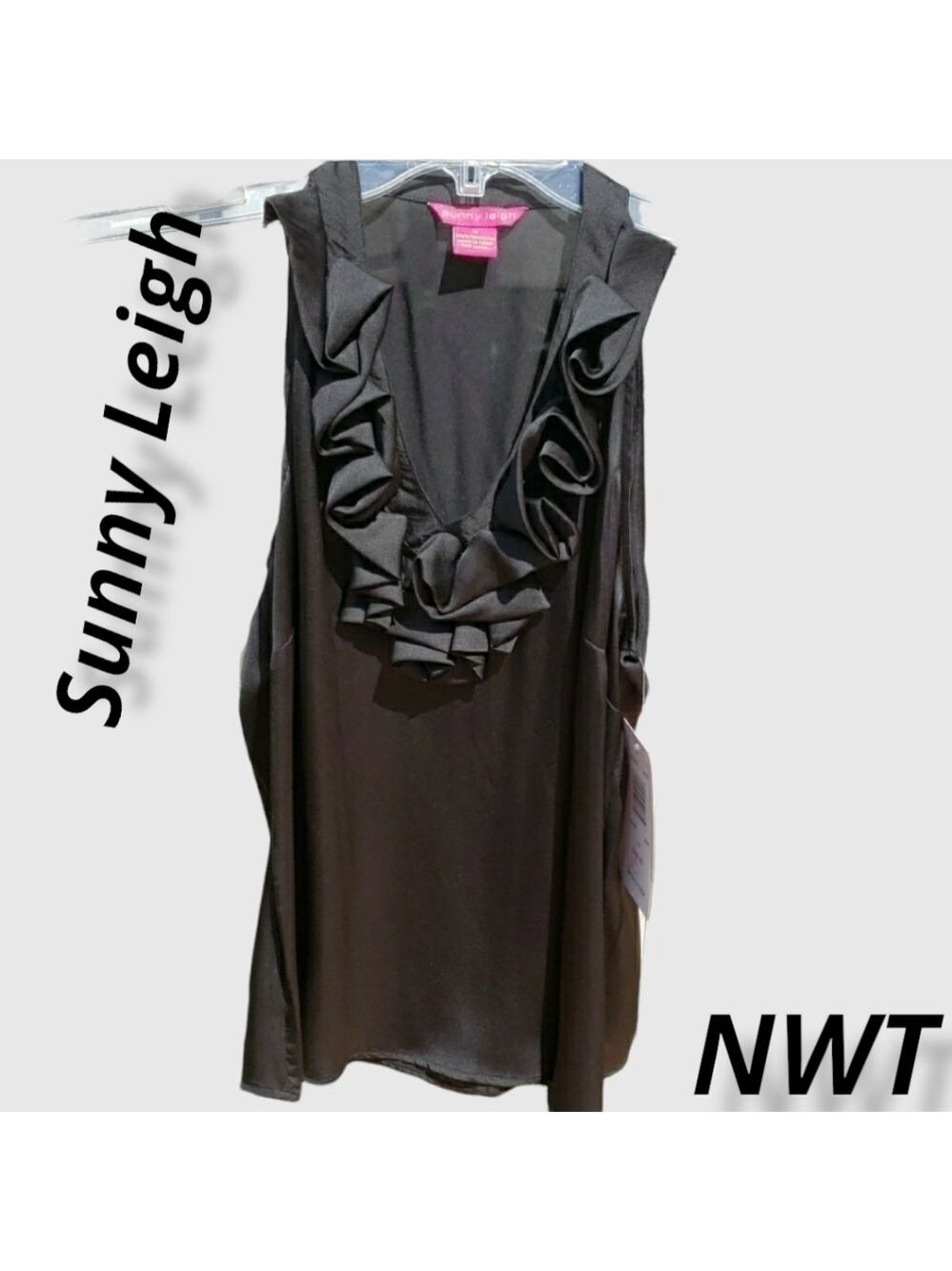 Sunny Leigh Halter Tank Top Blk M NWT Imperial Flower
